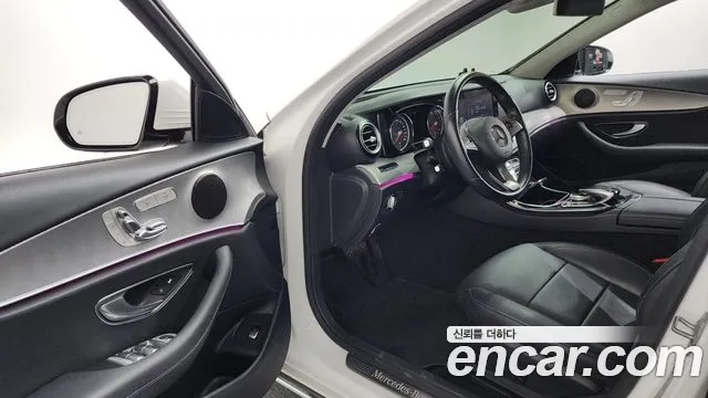 Mercedes-Benz E-Class 2017 thumb 2