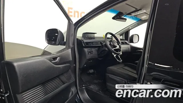 Hyundai Staria 2022 thumb 9