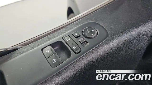 Hyundai Staria 2022 thumb 7
