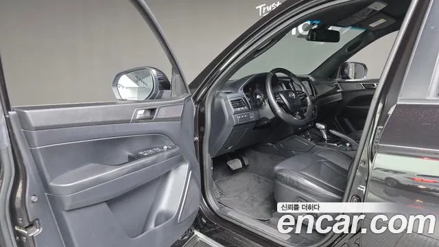 KGM Rexton 2021 thumb 9