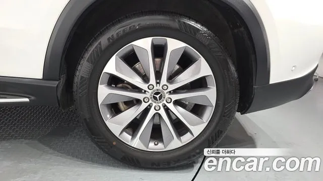 Mercedes-Benz E-Класс 2023 thumb 2