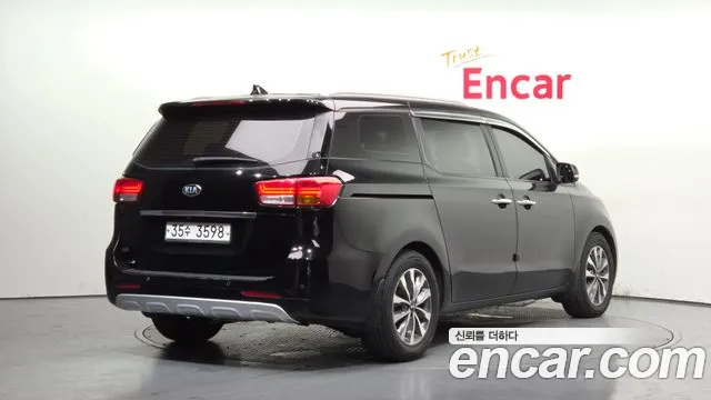 Kia Carnival 2014 thumb 11