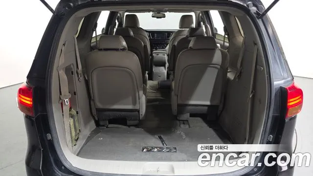 Kia Carnival 2014 thumb 12
