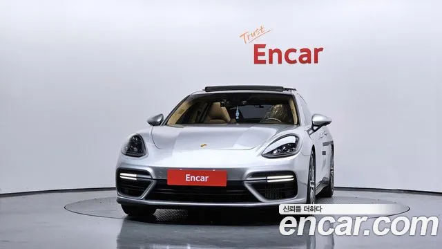 Porsche Panamera 2018 thumb 5