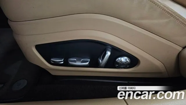 Porsche Panamera 2018 thumb 11