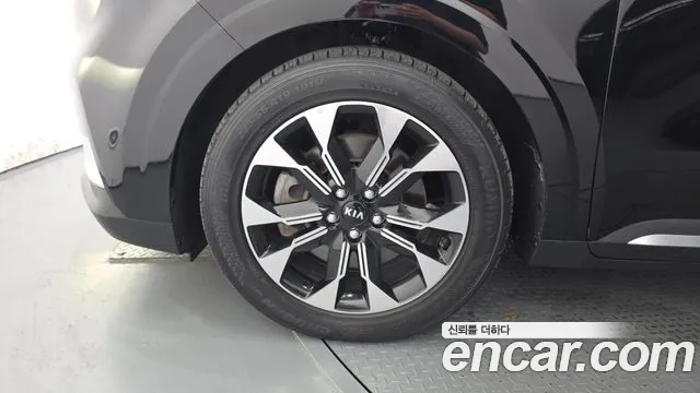Kia Carnival 2021 thumb 5