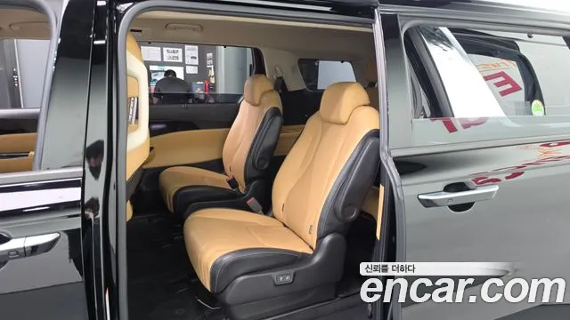 Kia Carnival 2021 thumb 8
