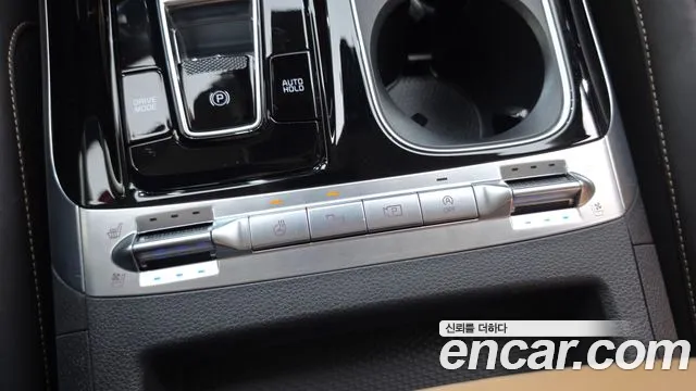 Kia Carnival 2021 thumb 3