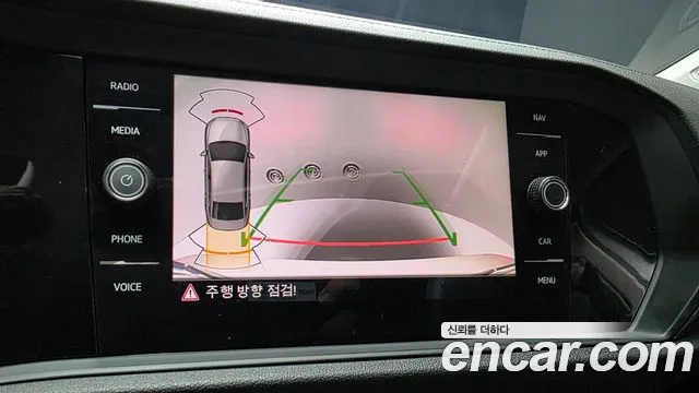Volkswagen Jetta 2023 thumb 2
