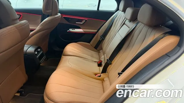 Mercedes-Benz E-Class 2025 thumb 8
