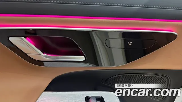 Mercedes-Benz E-Class 2025 thumb 9