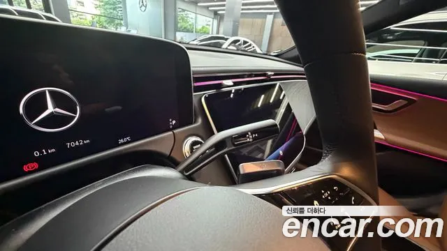Mercedes-Benz E-Class 2025 thumb 12