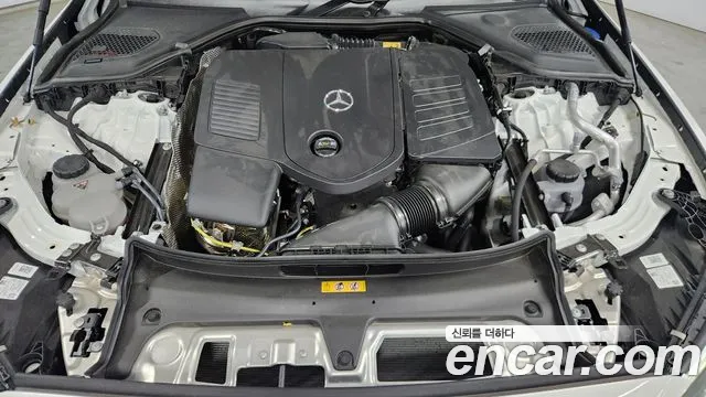 Mercedes-Benz E-Class 2025 thumb 12
