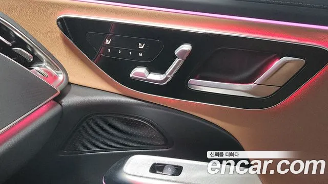 Mercedes-Benz E-Class 2025 thumb 5
