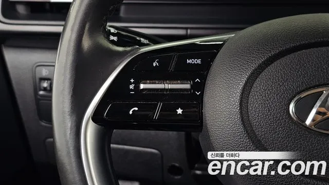 Hyundai Staria 2022 thumb 4