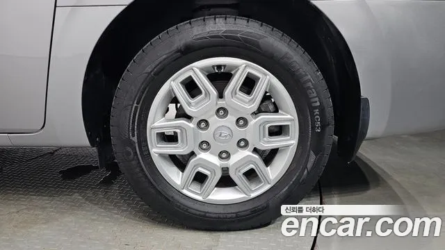 Hyundai Staria 2022 thumb 9
