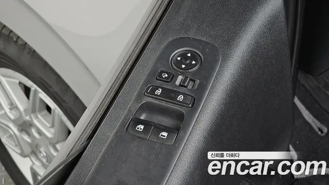 Hyundai Staria 2022 thumb 2