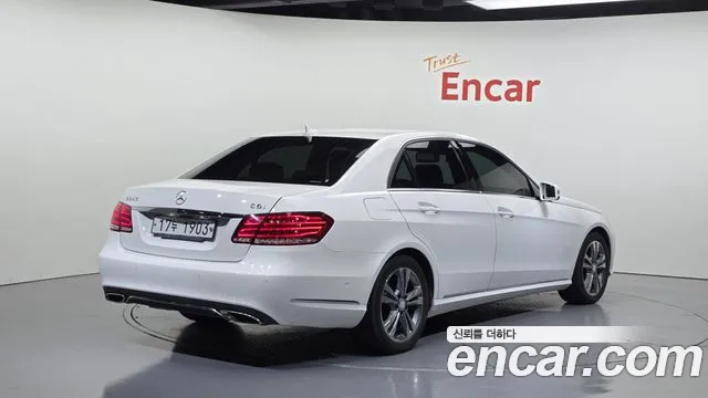 Mercedes-Benz E-Class 2014 thumb 3