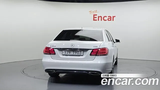 Mercedes-Benz E-Class 2014 thumb 8