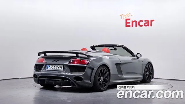 Audi R8 2012 thumb 8