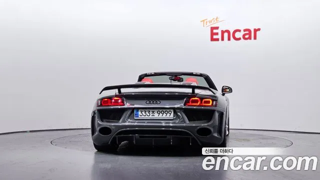 Audi R8 2012 thumb 5