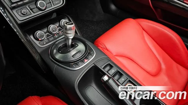 Audi R8 2012 thumb 7