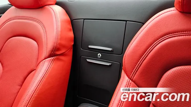 Audi R8 2012 thumb 4