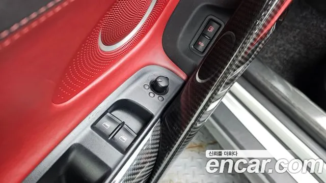 Audi R8 2012 thumb 10