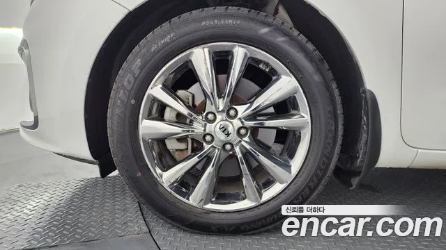 Kia Carnival 2018 thumb 9