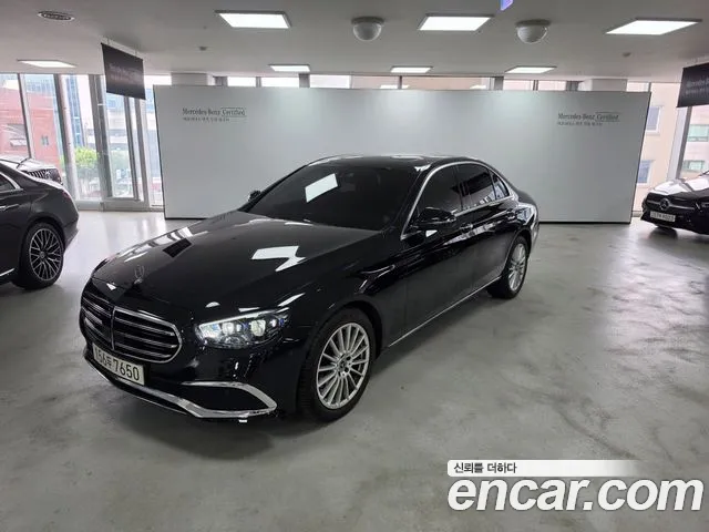 Mercedes-Benz E-Class 2023 thumb 12