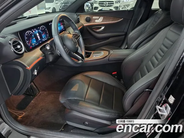 Mercedes-Benz E-Class 2023 thumb 9