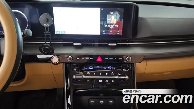 Kia Carnival 2023 thumb 5
