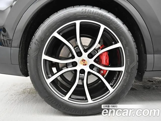 Porsche Cayenne 2025 thumb 9