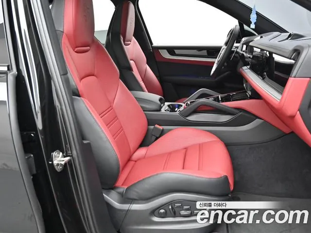 Porsche Cayenne 2025 thumb 2