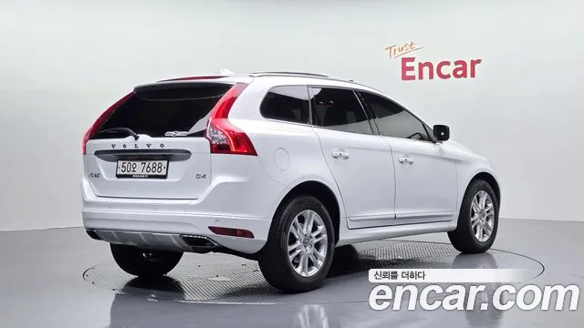 Volvo XC60 2015 thumb 6