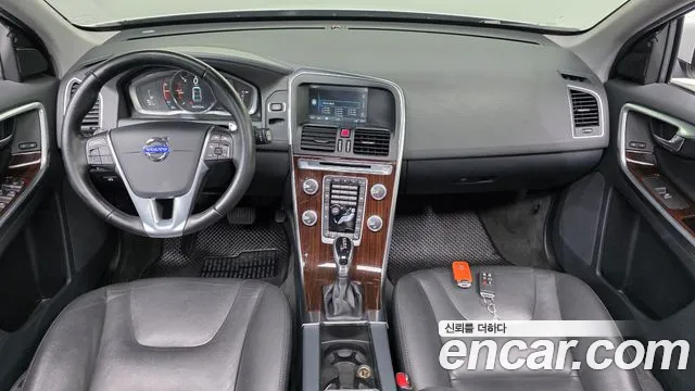 Volvo XC60 2015 thumb 11