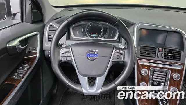 Volvo XC60 2015 thumb 7