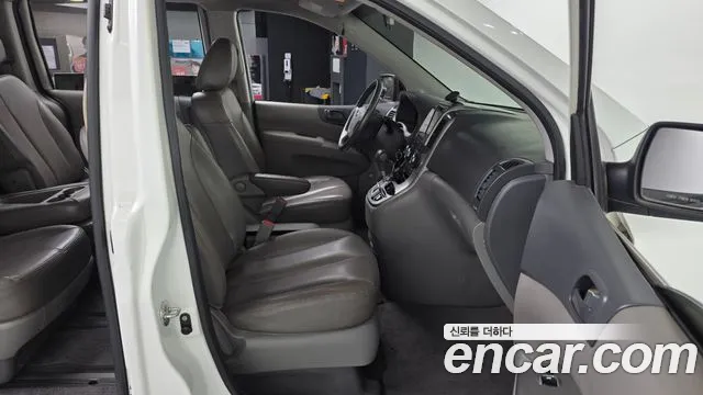 Kia Canival 2013 thumb 5