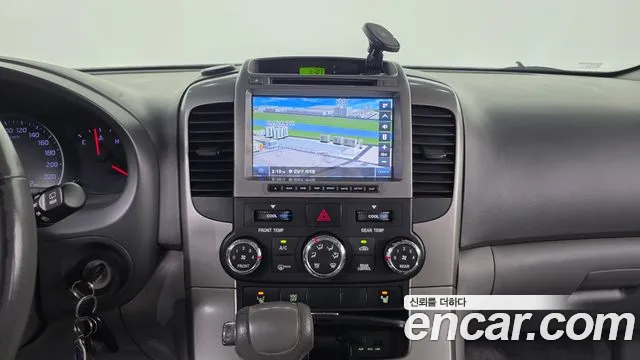 Kia Canival 2013 thumb 10