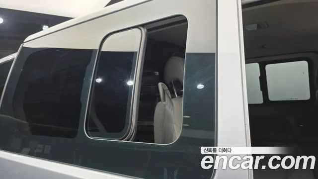 Hyundai Staria 2018 thumb 11