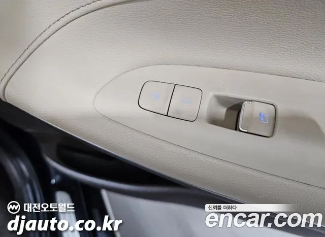Hyundai Grandeur 2017 thumb 11