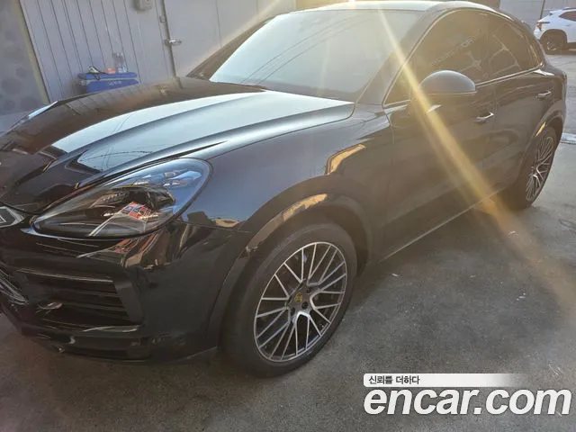 Porsche Cayenne 2022 thumb 4
