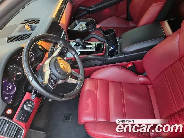 Porsche Cayenne 2022 thumb 10