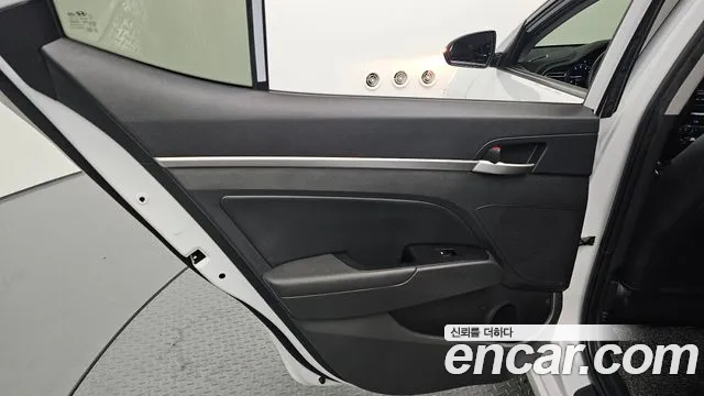 Hyundai Elantra 2019 thumb 5