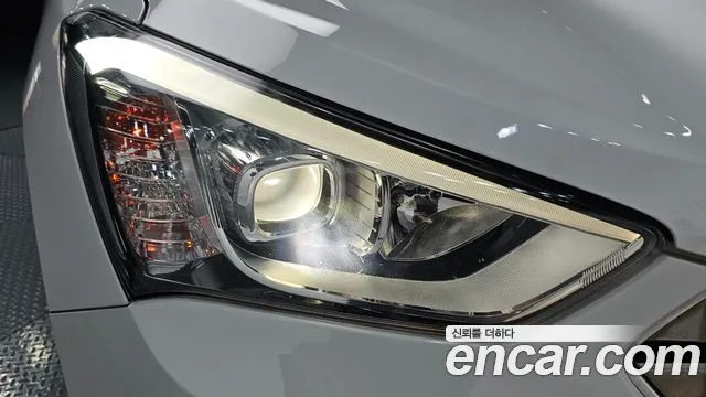 Hyundai Санта Фе 2012 thumb 11