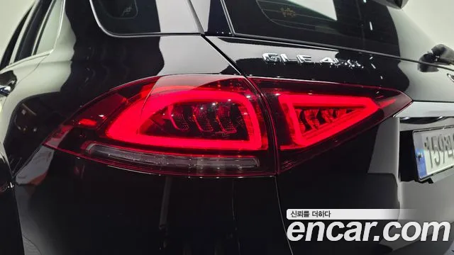 Mercedes-Benz E-Класс 2023 thumb 3