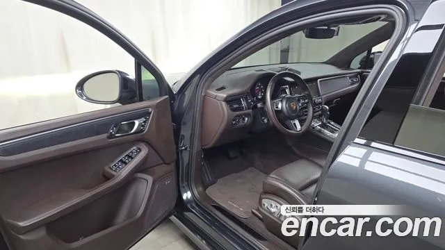 Porsche Macan 2020 thumb 5