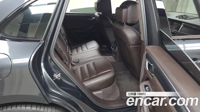Porsche Macan 2020 thumb 9