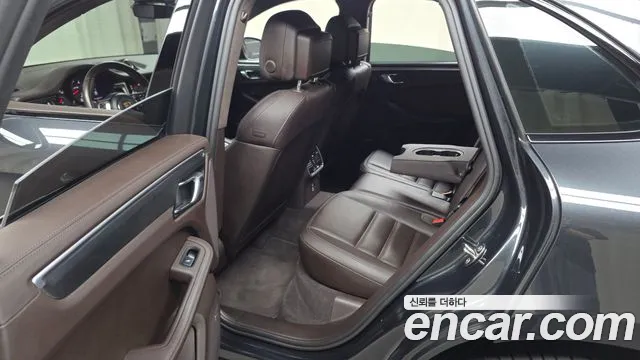Porsche Macan 2020 thumb 6