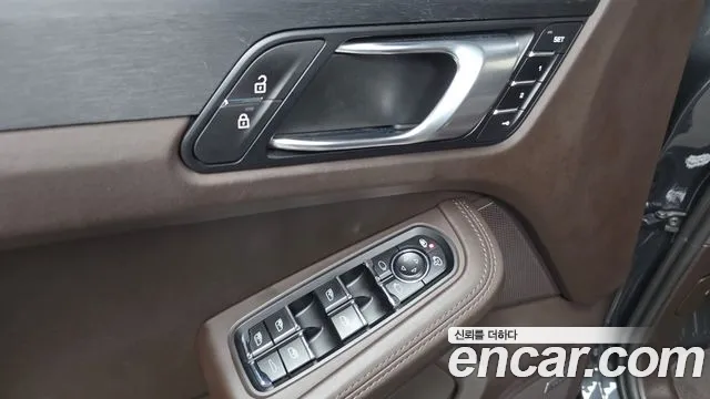 Porsche Macan 2020 thumb 10
